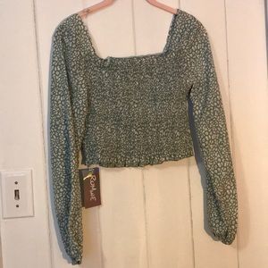 Romwe pistachio Crop top
